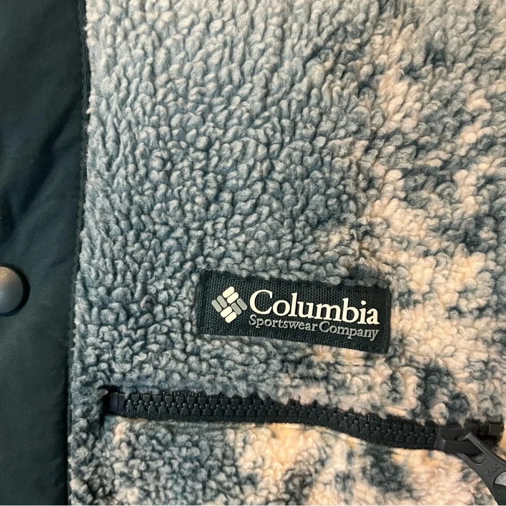 Columbia, Helvetia vest ski print blue button front Sherpa Size, M